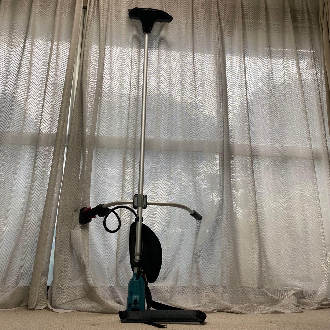 【美品】マキタ充電式草刈機MUR190SDST