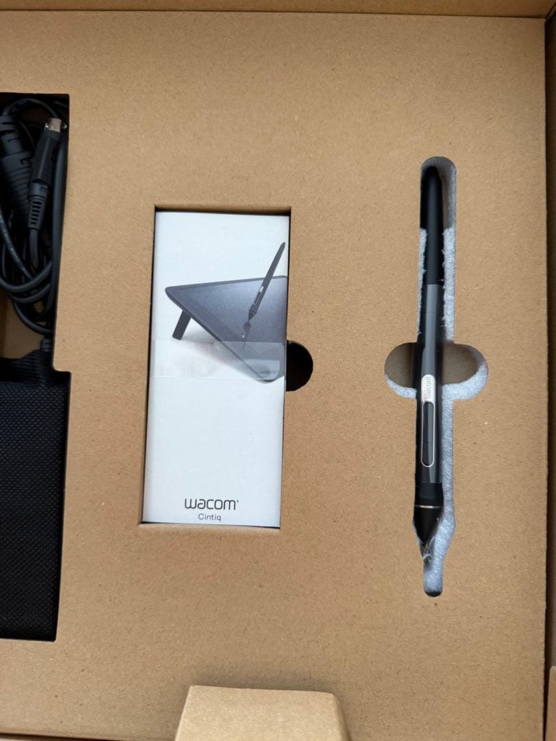 ワコム 液タブ 液晶ペンタブレット Wacom Cintiq 16 FHD