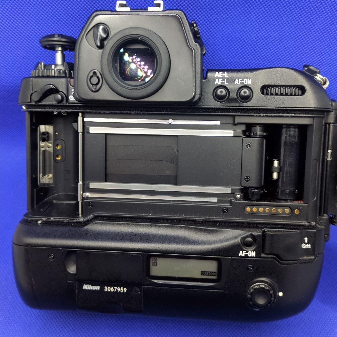 ニコンF5ボディ本体、レンズ3種