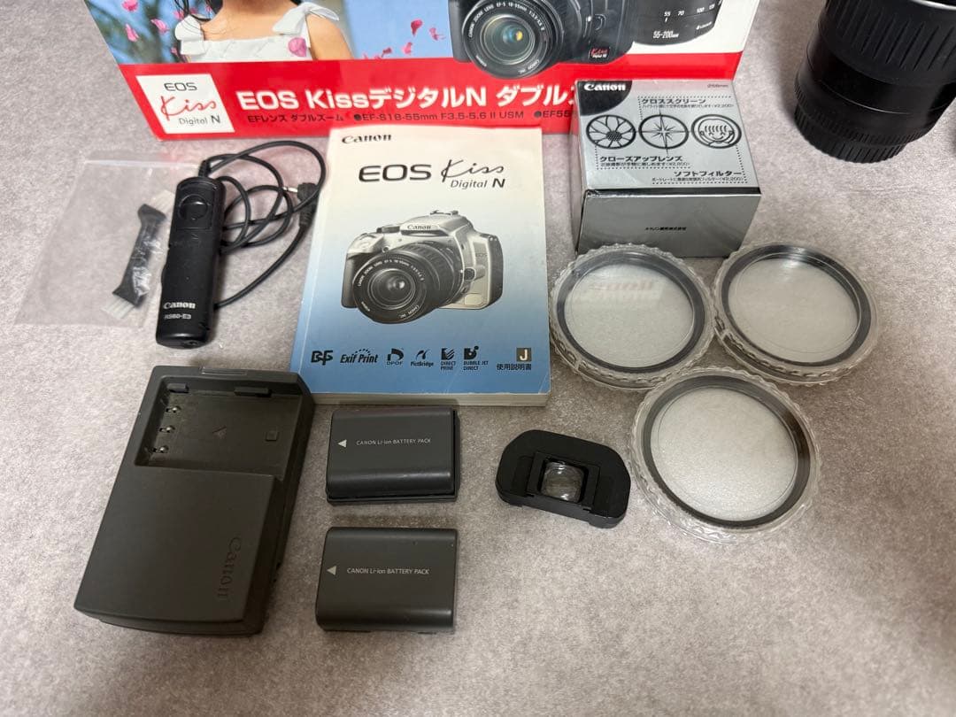 デジタル一眼レフカメラ キャノン EOSKiss デジタルN ダブルズームキット