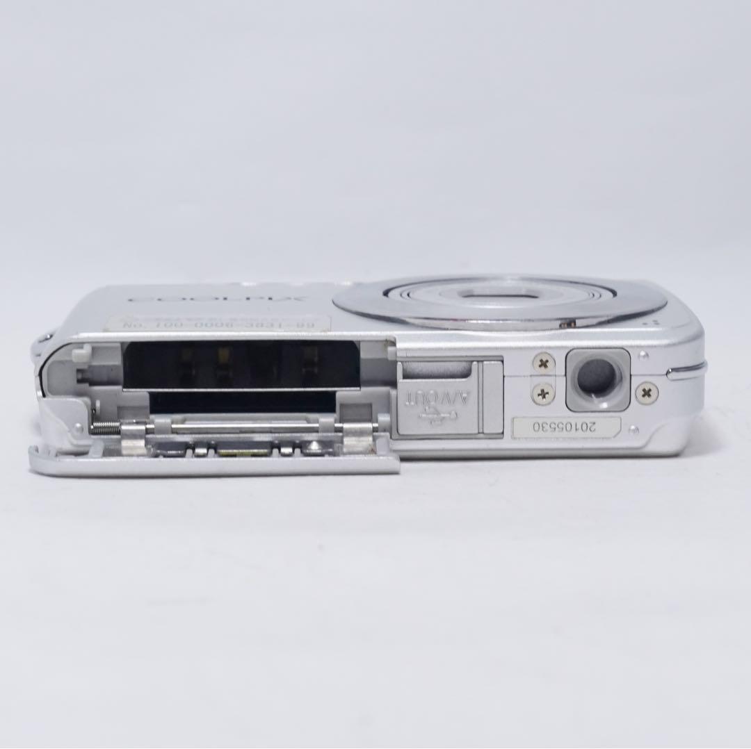 動作確認済 良品 Nikon Coolpix S210 コンデジ