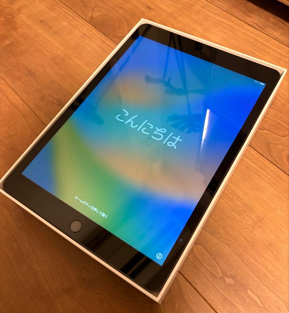 美品　ケース付　iPad (第7世代) 32GB スペースグレー Wi-Fi