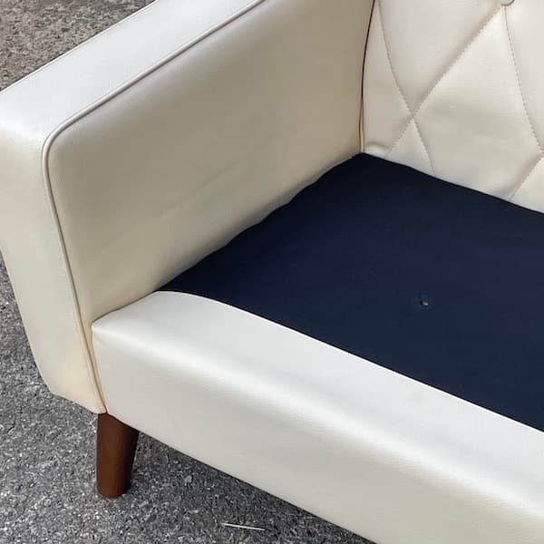 カリモク60 ３シーターロビーチェア　アイボリー　３人がけソファ