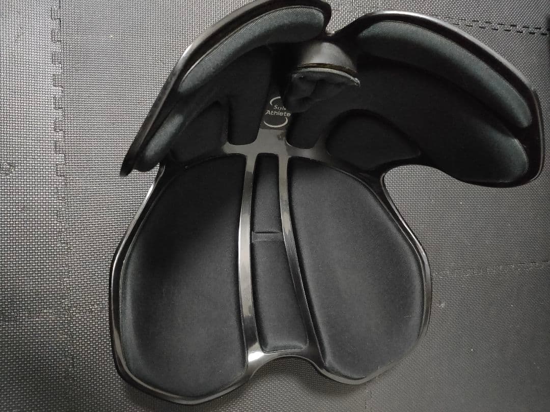 683.Style Athlete(スタイルアスリート) 骨盤サポート座椅子