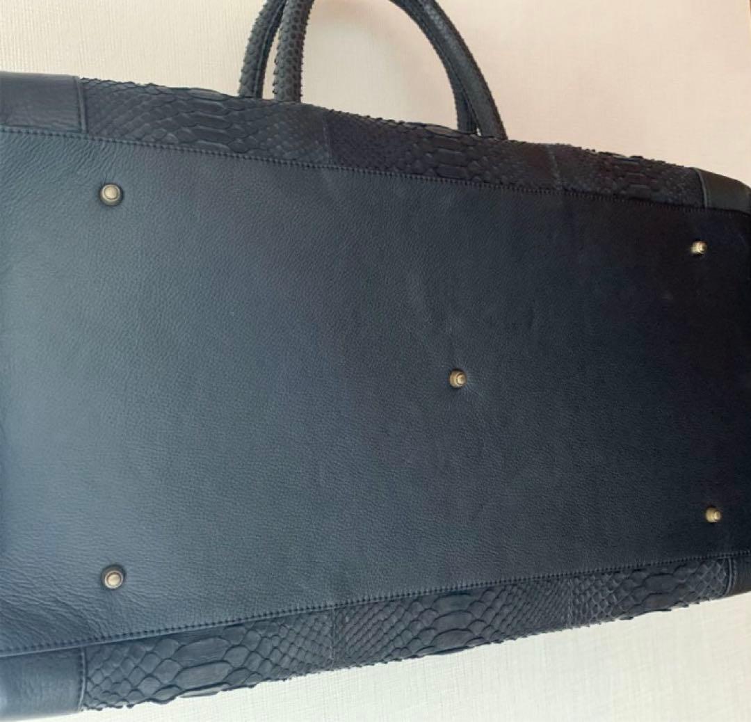 美品　COBRA ヘビ革　ボストンバッグ　ブラック