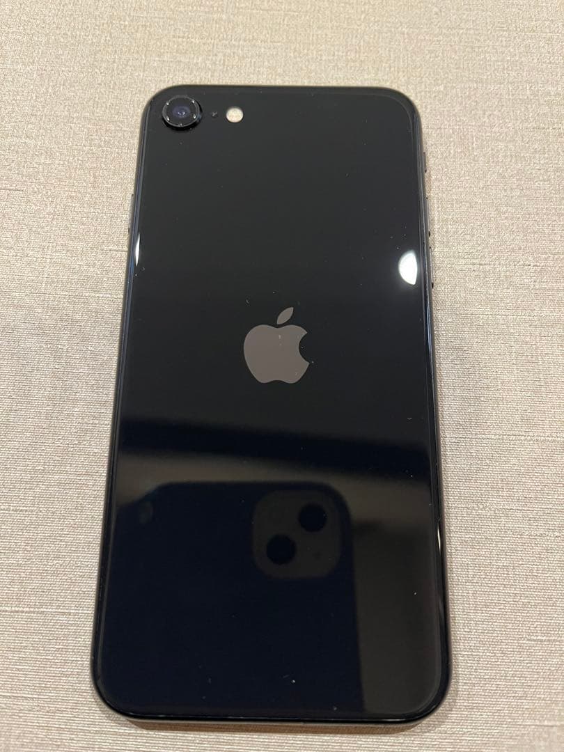 Apple iPhone SE2 128GB SIMフリー　バッテリー82%