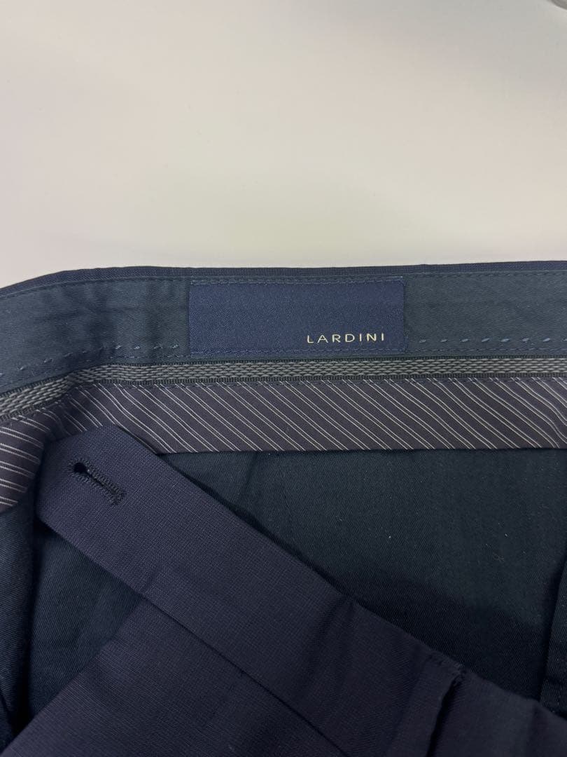 LARDINI サイズ44 ネイビー スーツ