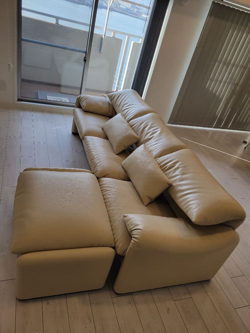 【引越大特価】カッシーナマラルンガ　レザーソファー3人掛けクッション2個付き