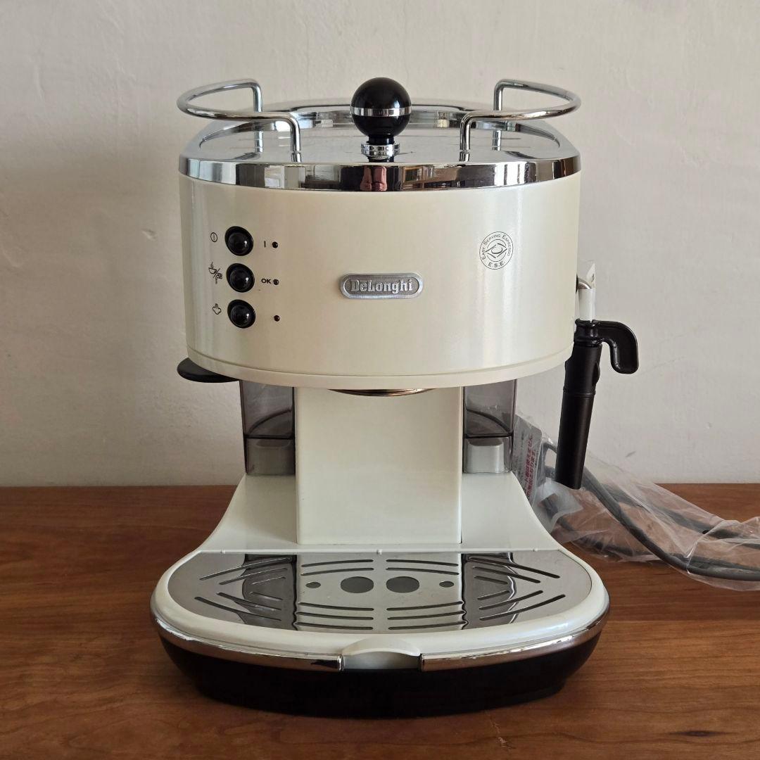 DeLonghiデロンギ　ECO310W エスプレッソメーカー