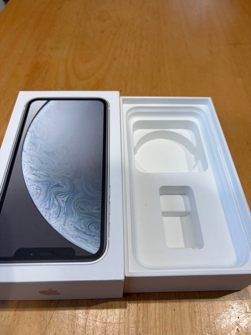 iPhone アイフォン テンアール iPhoneXR 本体　ホワイト