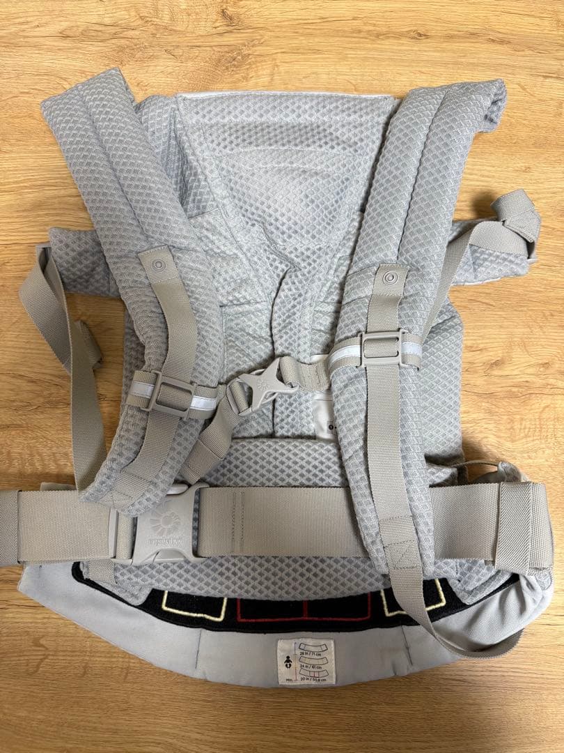 エルゴ オムニ ブリーズ Ergobaby omni breeze パールグレー