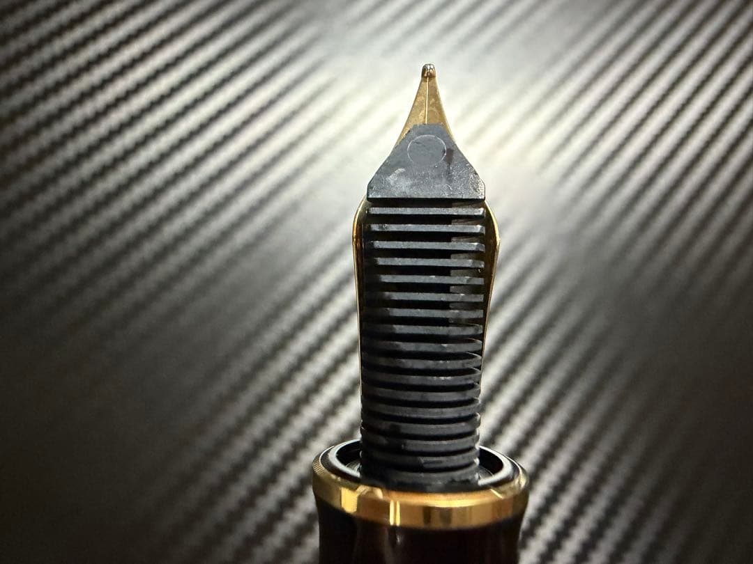 未使用に近い ペリカン スーベーレーン M800 赤縞 F 細字 万年筆