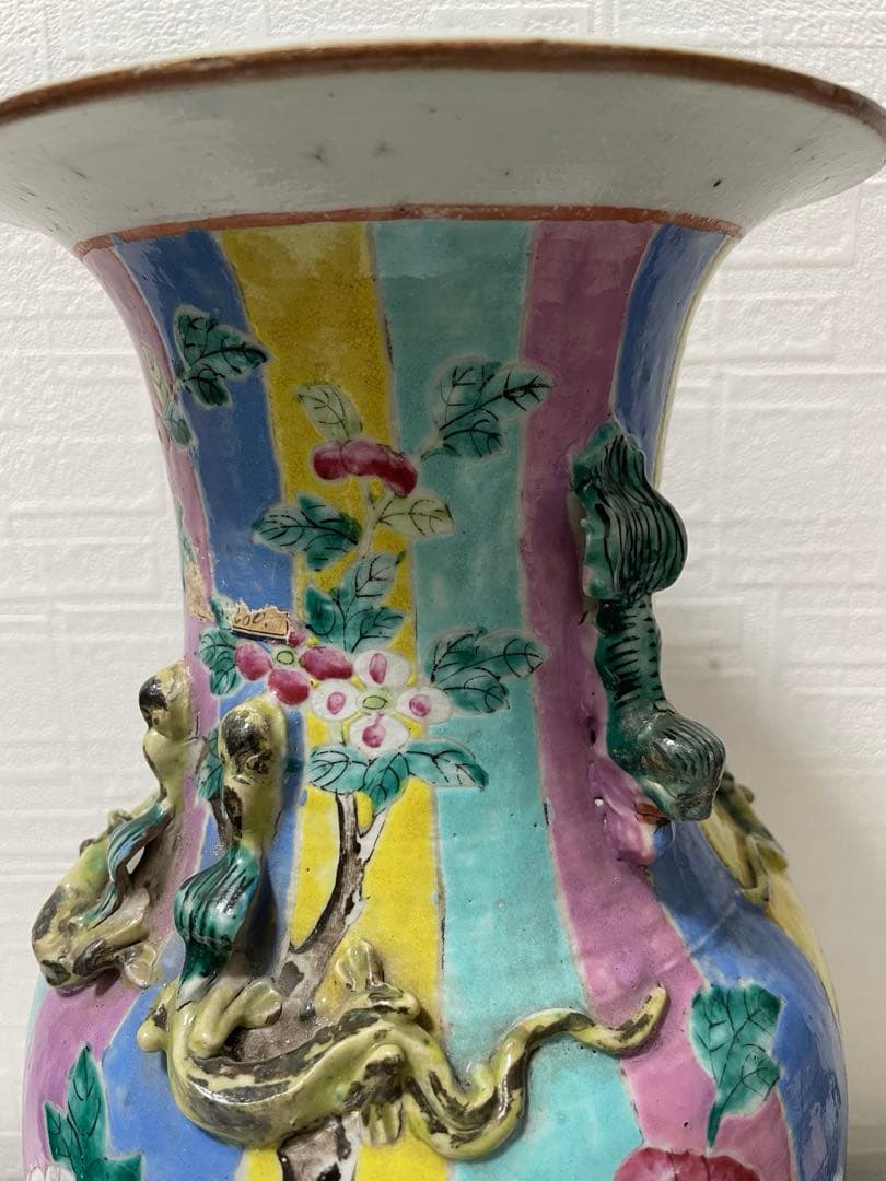 中国 旧家蔵出し 清時代 粉彩 双耳 牡丹花卉紋瓶骨董品。