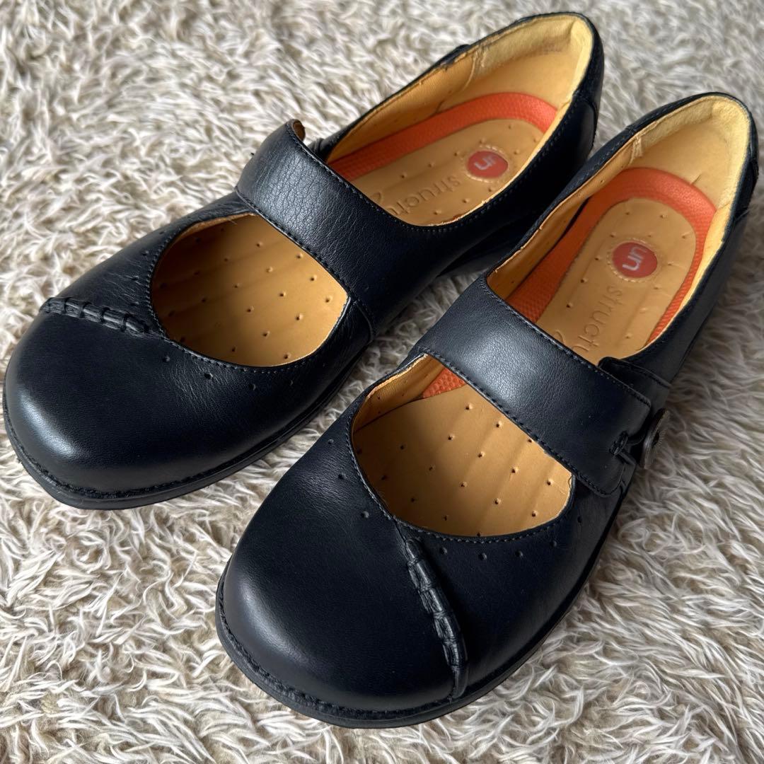 Clarks〈クラークス〉 本革　レザー　コンフォートフラットシューズ　ブラック