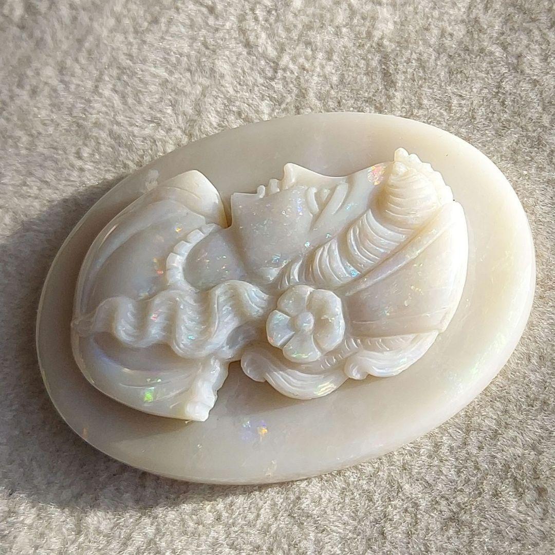 オパール　女性　カメオ　ルース