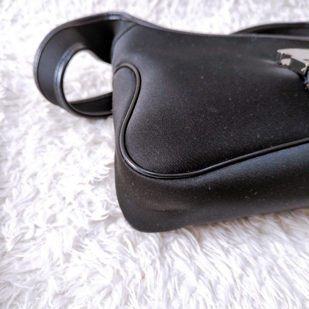 サルヴァトーレフェラガモ　ショルダーバッグ　ワンショルダー　ナイロン　ロゴ金具