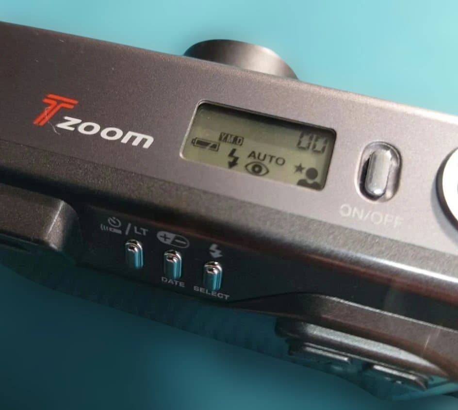 「中古」KYOCERA Tzoom Carl Zeiss フィルムカメラ＋付属品