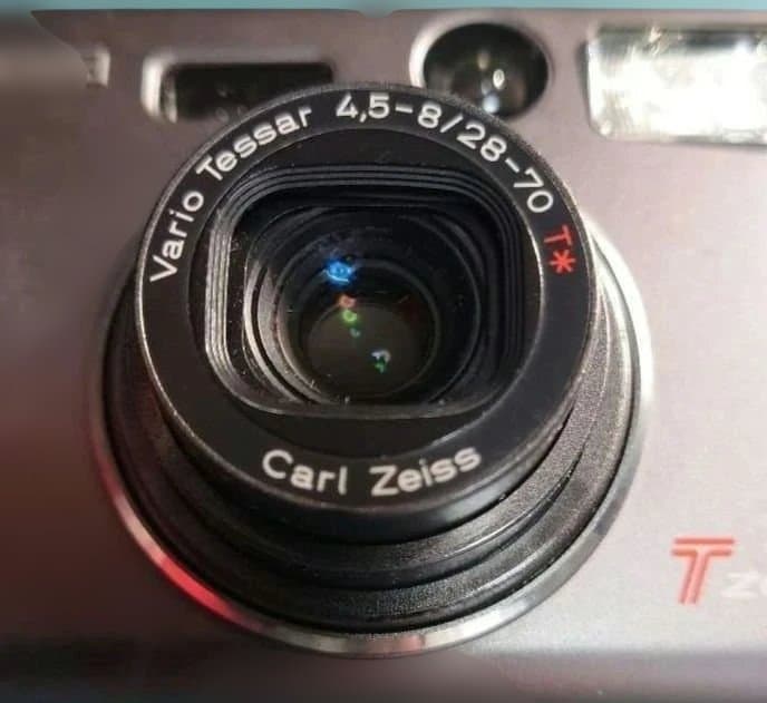 「中古」KYOCERA Tzoom Carl Zeiss フィルムカメラ＋付属品
