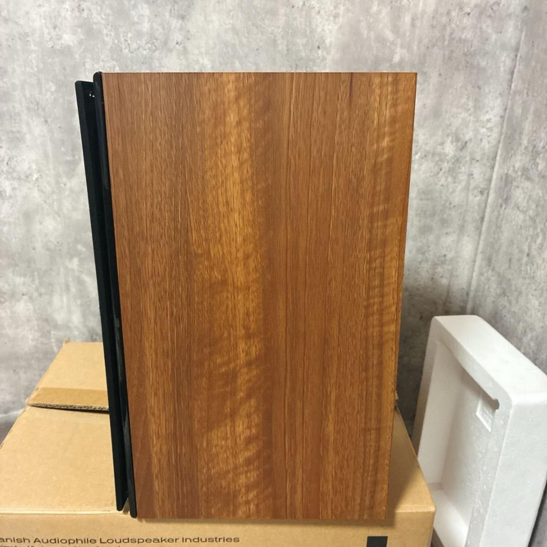 【未使用】DALI ダリ スピーカー ZENSOR VOKAL ウォールナット