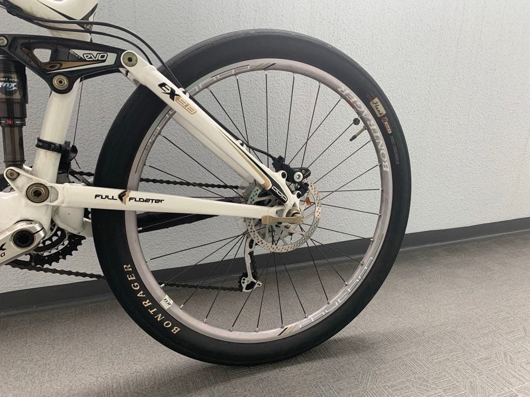 トレックのフルサスペンションマウンテンバイク「Trek Fuel EX9.8」