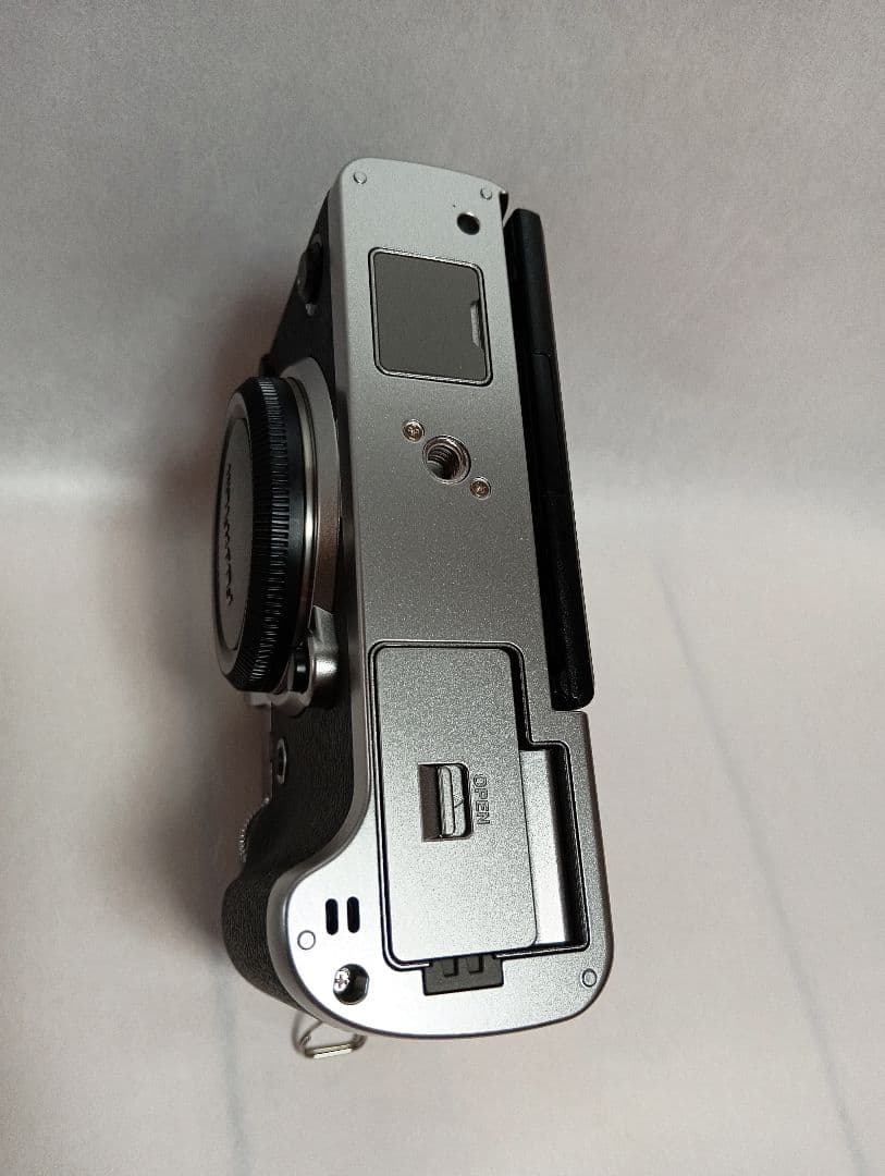 美 品 FUJIFILM X-T3 シルバー 本体 バッテリー2個付き