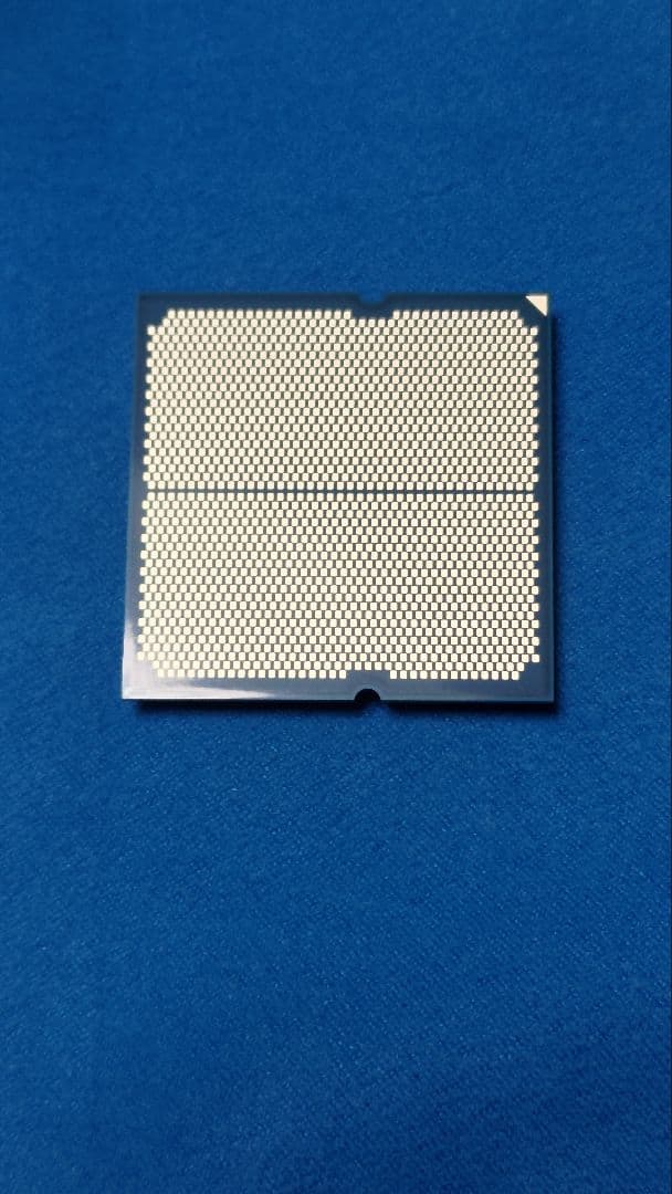 AMD Ryzen 7 9700X CPUバルク品