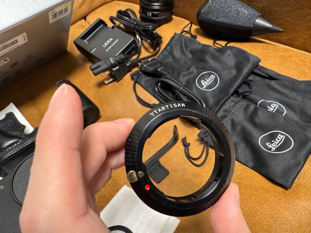 Leica CL ボディ　箱、予備バッテリー、M-Lアダプター、サムレスト付き