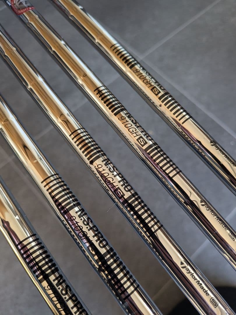 ●ほぼ新品　ラウンド未使用●Qi アイアンセットPW-6 5本i フレックスS