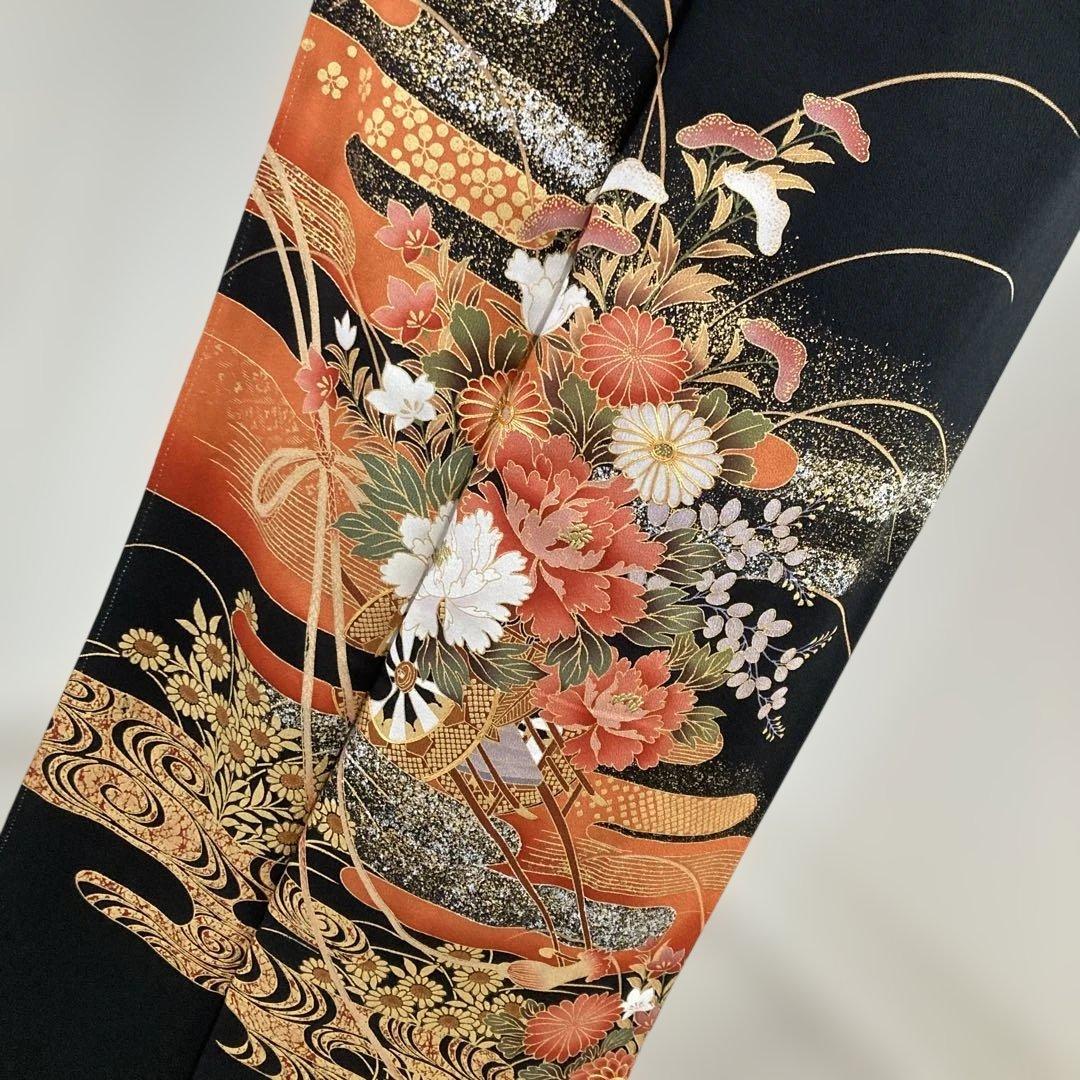 新品　豪華黒留袖フルセットお探しの方に　袋帯　付き　駒刺繍　流水花車文　金銀彩