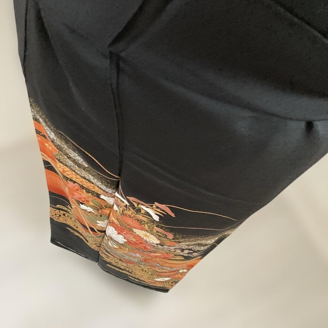 新品　豪華黒留袖フルセットお探しの方に　袋帯　付き　駒刺繍　流水花車文　金銀彩