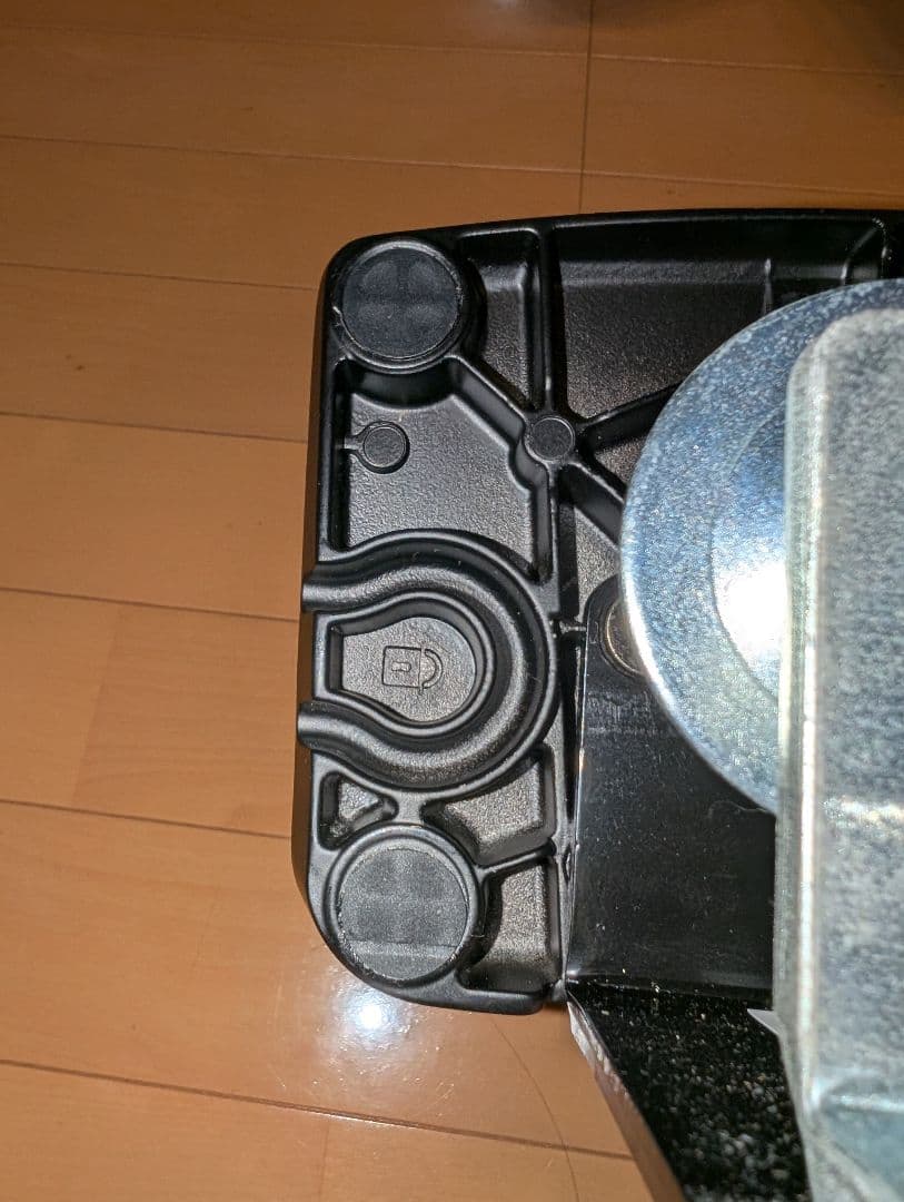 Amazonベーシック モニターアーム 32インチ対応