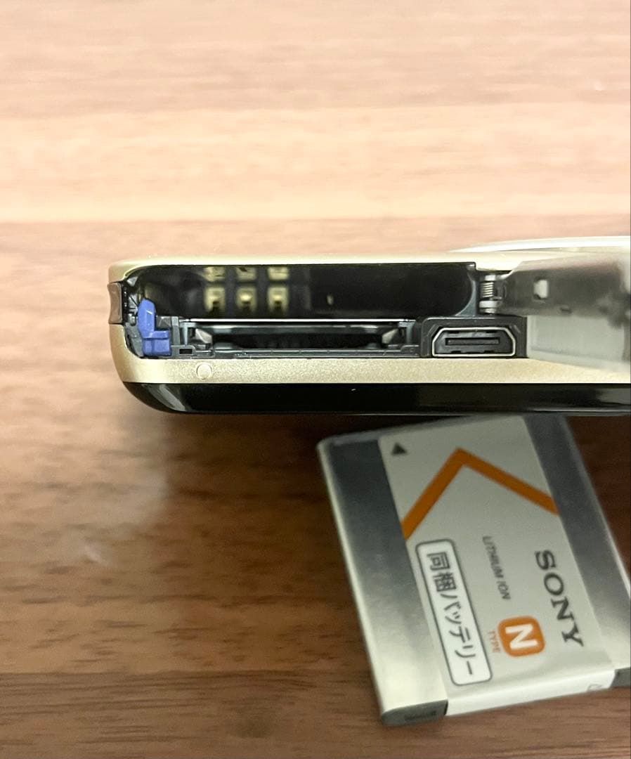 ★SONY Cyber-shot DSC-WX30 シルバー デジカメ