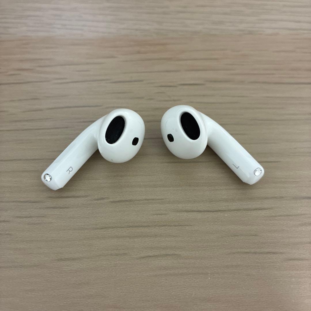 Airpods4 ANC アクティブノイズキャンセリング機能搭載　関連グッズ付き