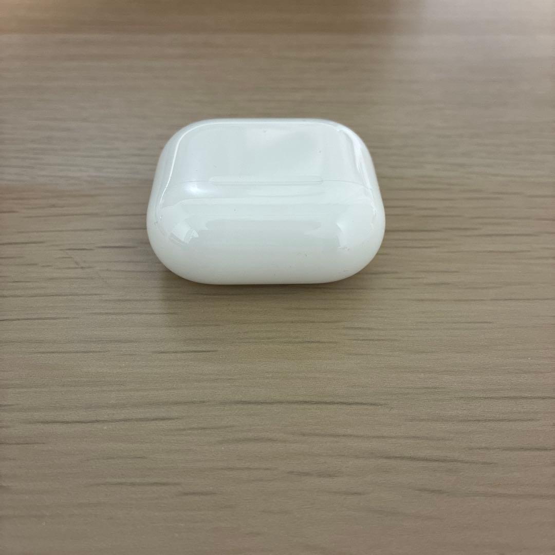 Airpods4 ANC アクティブノイズキャンセリング機能搭載　関連グッズ付き