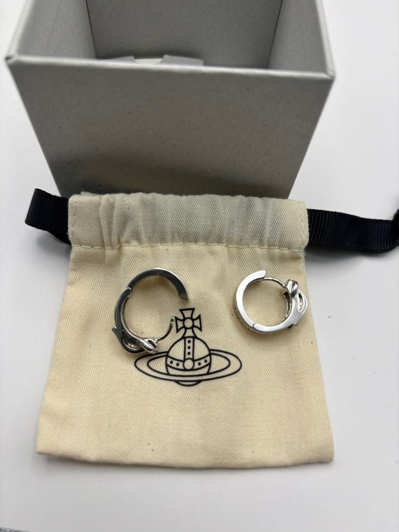 【新品】Vivienne Westwood シルバー フープピアス