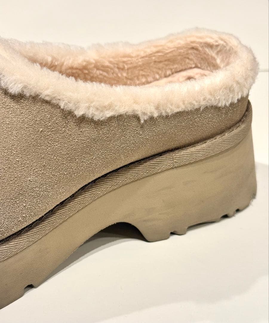 【美品】UGGNewHeightsCozyClogサボ厚底24cmベージュ正規品