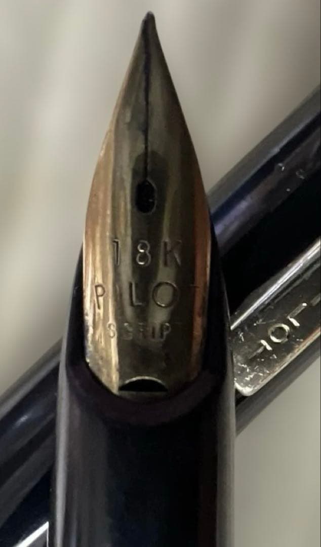 大幅値下げ‼️ 18Ｋ大型ペン‼️ PILOT Elite ポケット型高級万年筆 黒