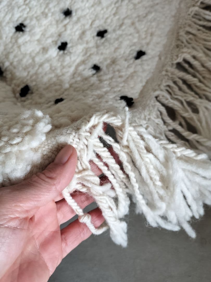 新品/人気/アイボリーベース黒ドット平織りダイヤ柄ベニワレン　No.572