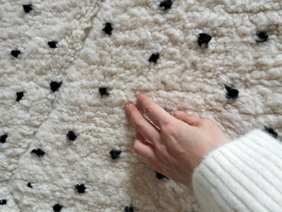 新品/人気/アイボリーベース黒ドット平織りダイヤ柄ベニワレン　No.572