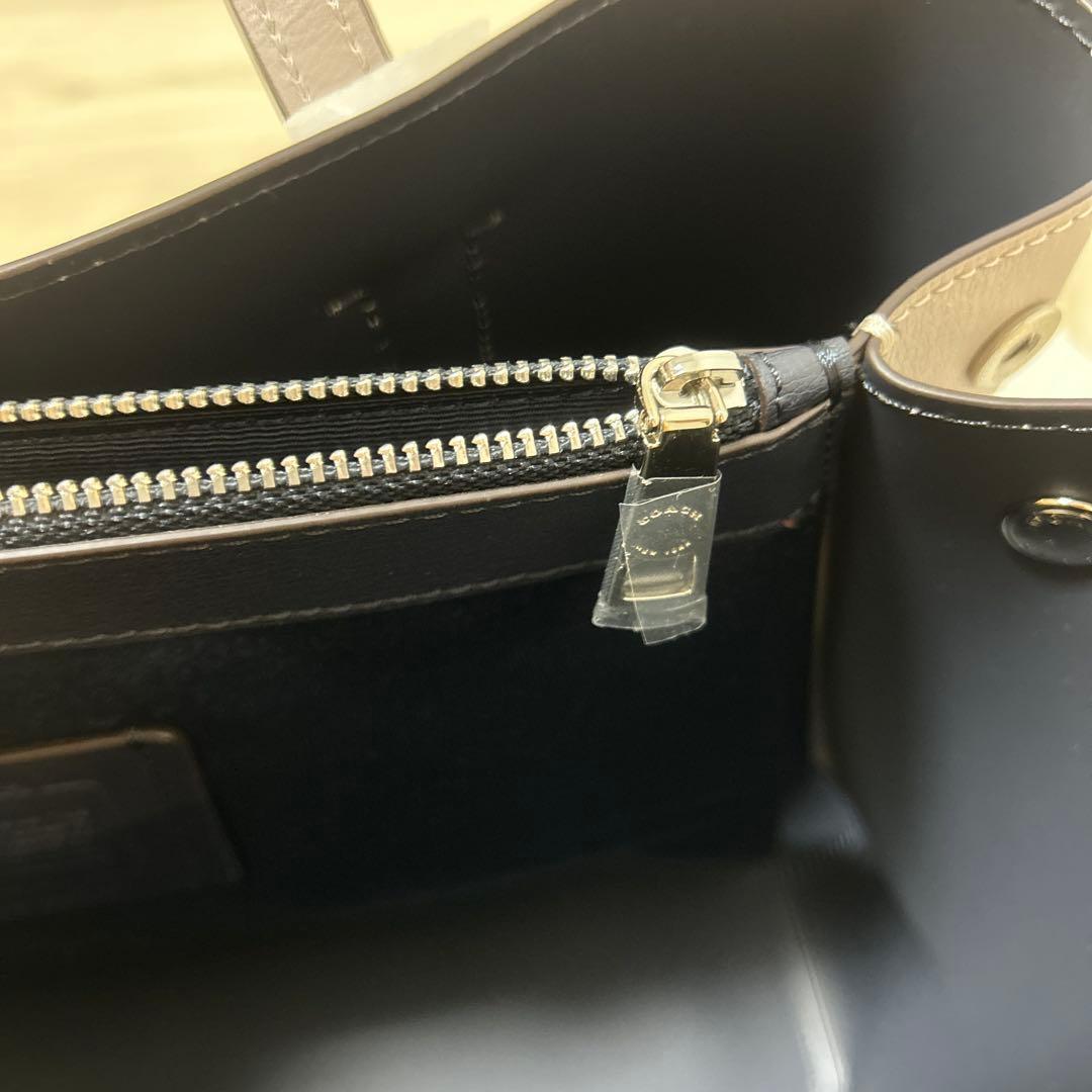 新品 COACH グレージュ ハンドバッグ