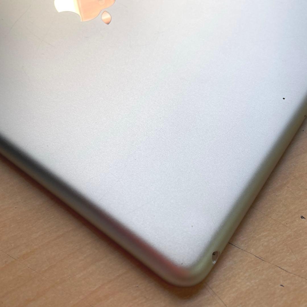 iPad 第6世代　A1893　Wi-Fiモデル　シルバー　32GB #1