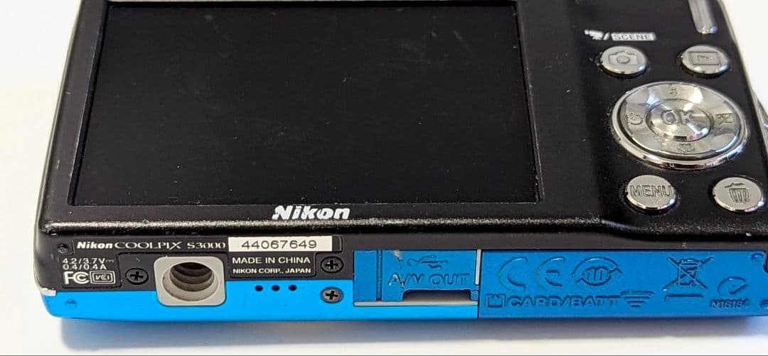 Nikon COOLPIX S3000 デジタルカメラ SDカードリーダー付