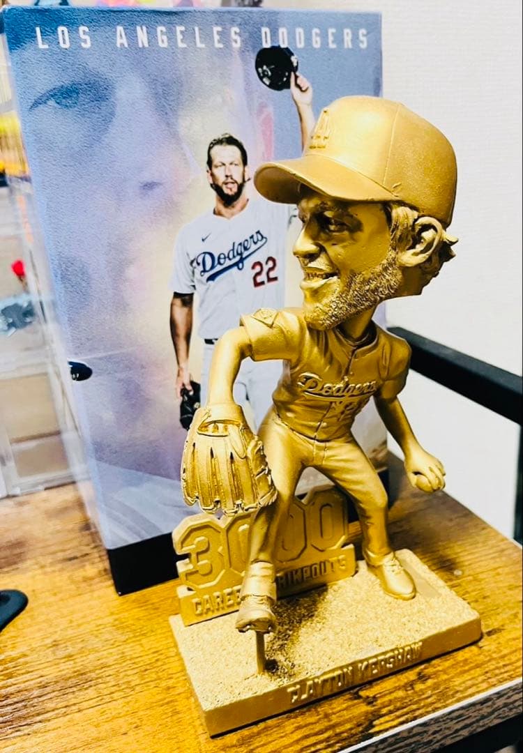 カーショー　3000奪三振記念ボブルヘッド ゴールド