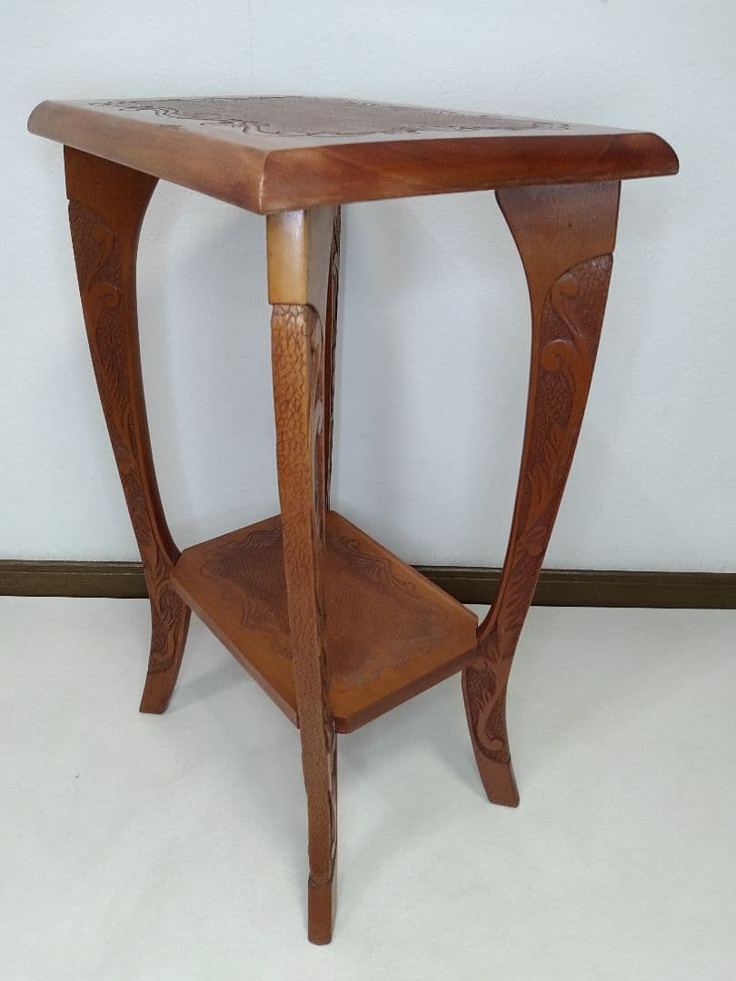 イギリス アンティーク サイドテーブル 飾り台 花台 家具 彫刻装飾