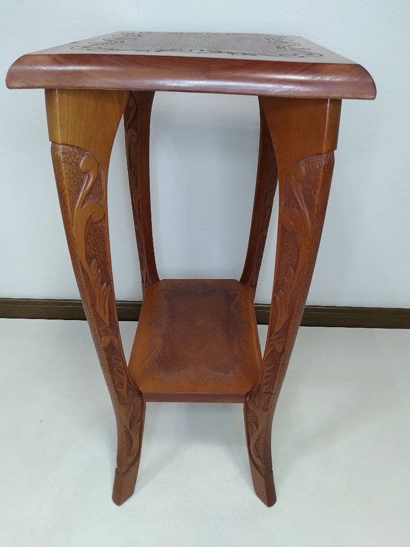 イギリス アンティーク サイドテーブル 飾り台 花台 家具 彫刻装飾