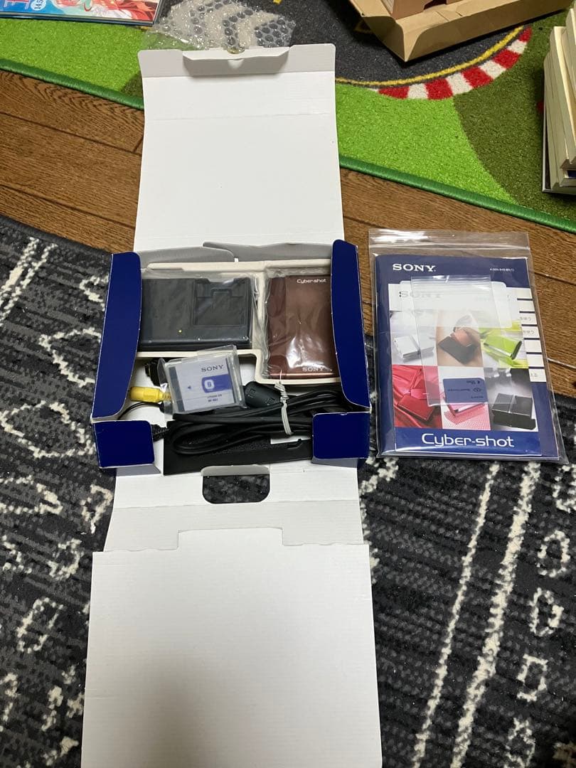 SONY DSC-T77 コンパクトデジタルカメラ