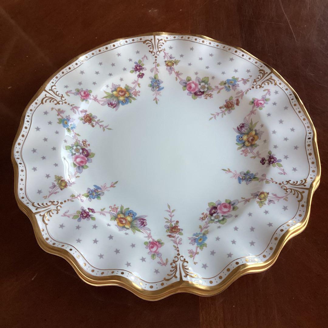 《ロイヤルクラウンダービー　ロイヤルアントワネット》ディナープレート2枚セット