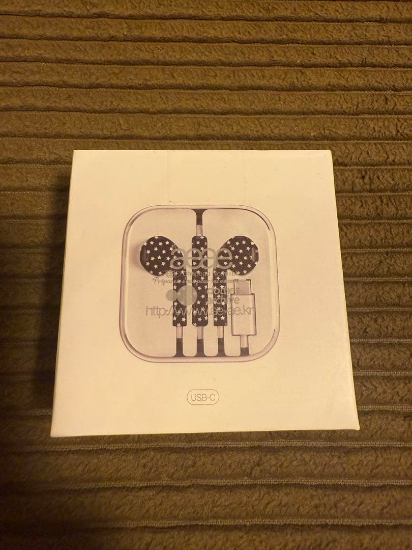 aeaeイヤホン黒