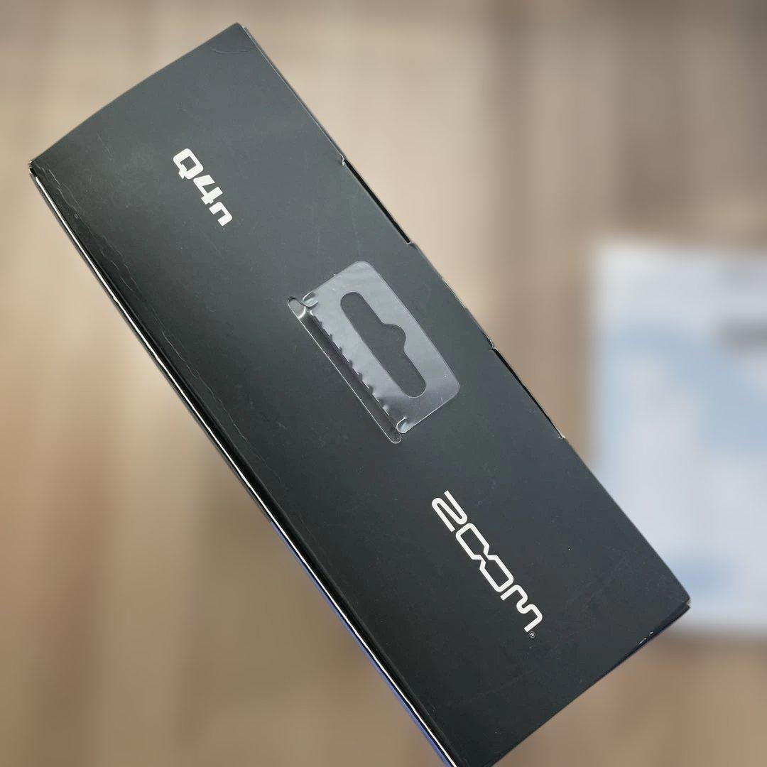 ZOOM ハンディビデオカメラレコーダー Q4n