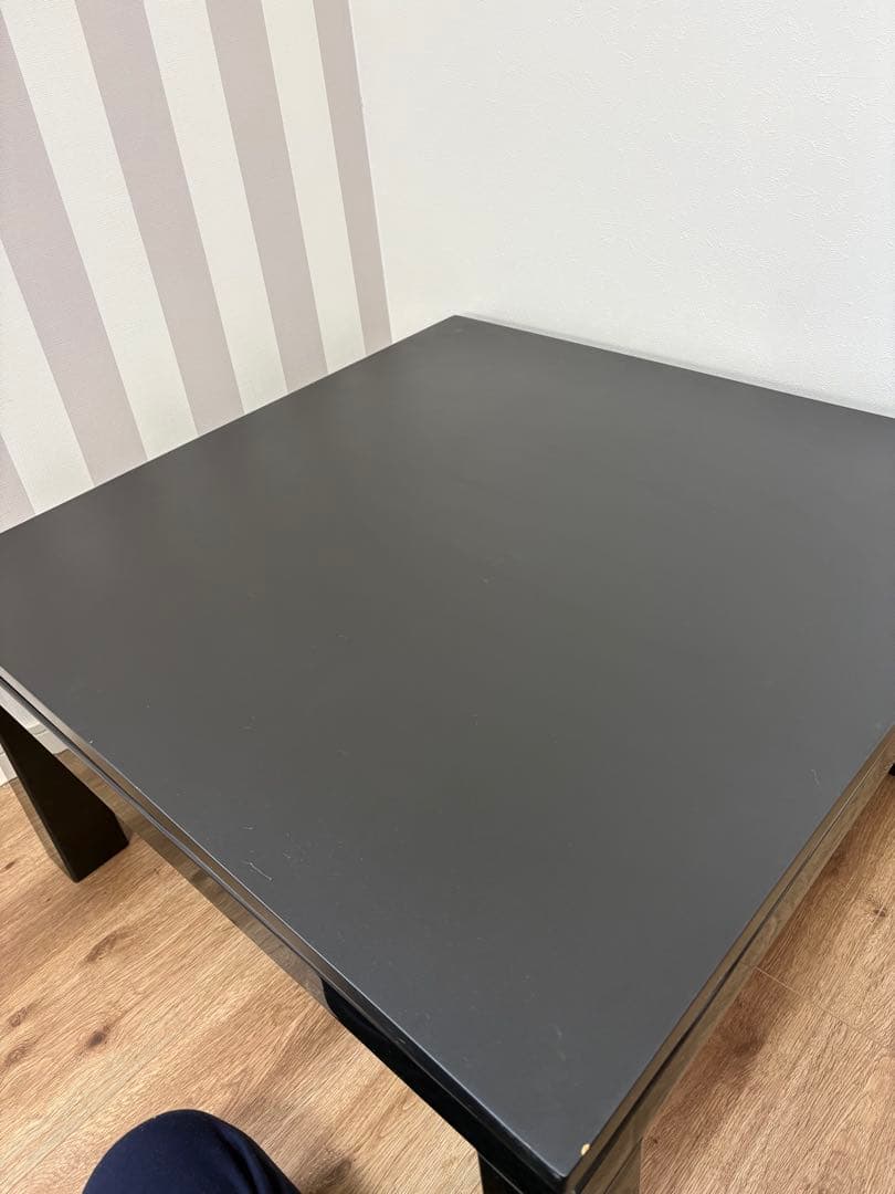 『カインズ』全面フラットヒーター　温度調整可能　正方形　黒